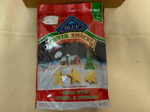 2x 4 11oz Bags Blue Buffalo Santa Snack Biscuits