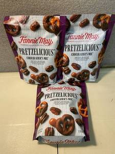 CT 4 - Fannie May Pretzelicious Chocolatiers Mix 7.75 Oz (Lot of 3)