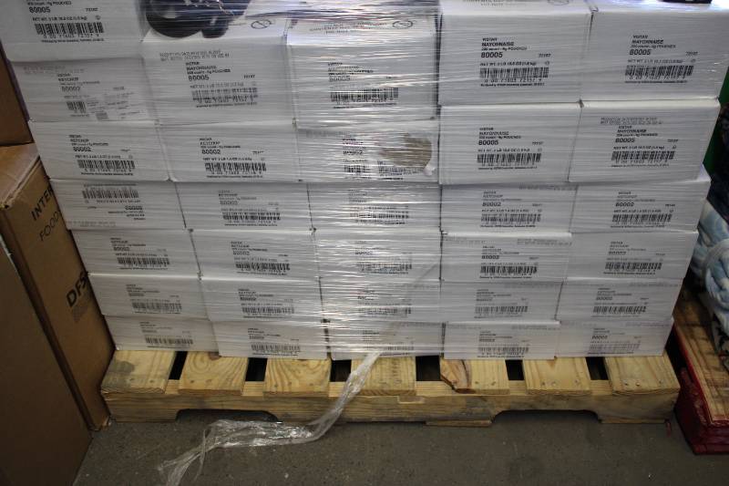Pallet of VISTAR KETCHUP AND MAYONN...