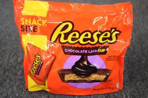 Reeses Chocolate Lava Cup 4-9.35oz...
