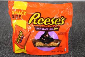 Reeses Chocolate Lava Cup 4-9.35oz...