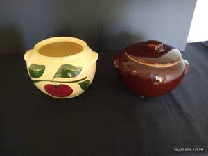 USA  Watt Bean Pots