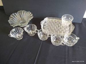 Pebbletone Hazel Atlas 8 pc set w Bowl w Cream  Sugar