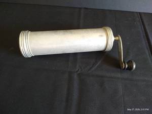 Hand Crank Aluminum Cookie Press w 4 Shape Discs & Wooden Handle