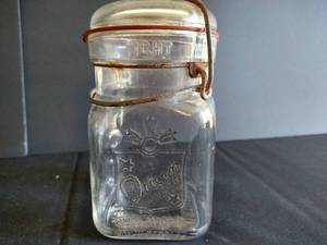 Early 1900s Queen Trademark Wide-Mouth Adjustable Jar w Bubble