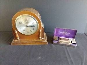Gilbert Mantle Clock & Valet Auto Strap Razor