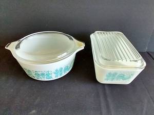 (2) Amish Butter Print Pyrex Dishes