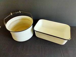 Vintage Enamelware Large Pot & Rectangle Pan