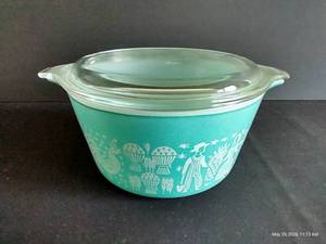 Pyrex Turquoise Amish Butterprint Cinderella Bowl w Glass Lid