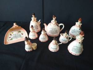 Enesco Mother in the Kitchen Pink Prayer Lady Pieces (10)