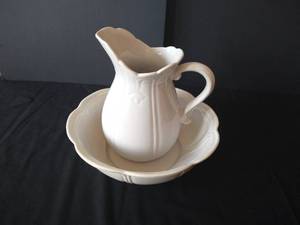McCoy Light GreyBlue & White Wash Pitcher & Basin- Beautiful