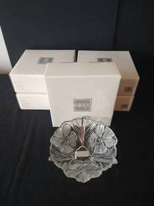 New in Box Mikasa Hibiscus Frost 9 Bowls
