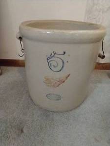 Vintage 5 Gallon Red Wing- No Chips or Cracks