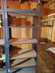 Metal Shelf Unit With (5) Shelves