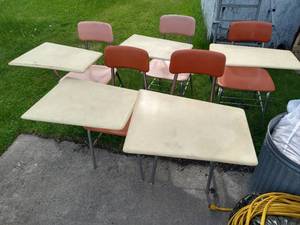 (5) School Desks