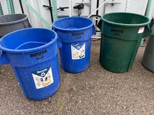 Lot of 3 - Rubbermaid Commercial Products BRUTE Trash Cans  Garbage Containers  Recycle Bins