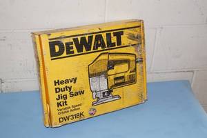 DeWalt DW318 Variable Speed Orbital Corded Jig Saw Jigsaw with Extra Blades