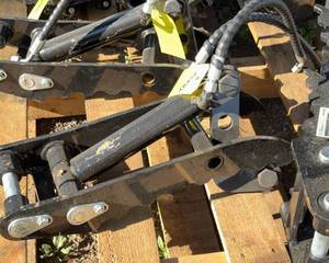 SDLANCH Excavator Attachment  hydraulic thumb clamp