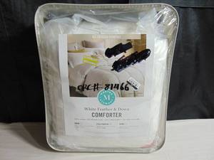 White Feather & Down Comforter - FullQueen- All Season Comfort- Martha Stewart