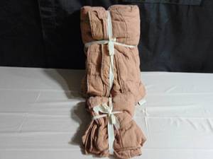 French Linen Box Stitch Quilt & Quilted Sham Set - QueenFull - Clay  BOKSER HOME