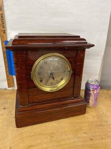 Seth Thomas Sonora Chime Mantel Clock No. 495 Approx. 13in Tall