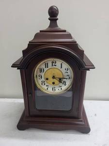 Vintage Wooden Mantel Clock