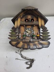 Black Forest Chalet Cuckoo Clock With Chains