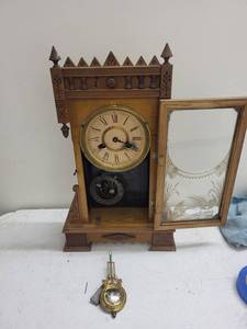 Antique Wm. L. Gilbert Abyla Mantel Clock With Pendulum