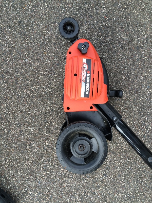 Black & Decker 2 in 1 Landscape Edger - works and is still great shape