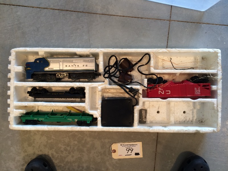 Vintage - Lionel Santa Fe Freight Train Set