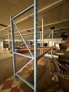 8 ft PALLET RACKING Section - 2 uprights, 4 beams