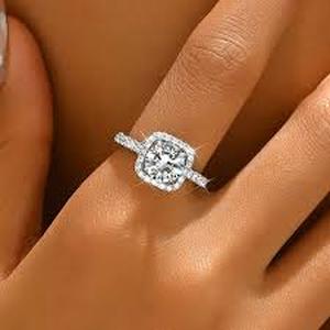 Brand New Sparkling Silvery Womens Ring Size 10