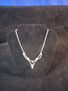 Elegant Beautiful Design Necklace