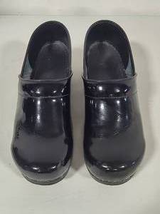 Womens Sanita Black Patent Leather Clogs (Sz 10)