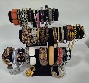 Large Lot of Costume Jewelry Bracelets