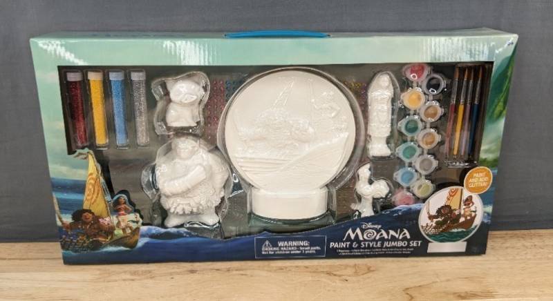 Disney Moana Paint & Style Jumbo Set Art Kit with Figurines & Glitter - Brand New