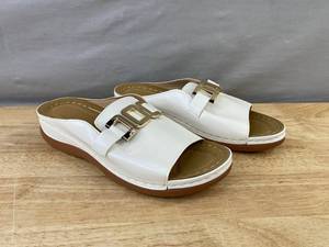 Slide Sandals, White, Womens Size 9 - Brand New