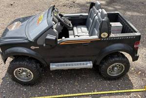 Harley-Davidson Power Wheels Ford F-150 Ride-On Truck S