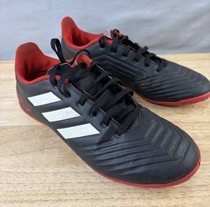 ADIDAS Predator Indoor Soccer Shoes, Mens Size 8 S