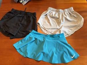 Nike Dri-Fit Womens Shorts & Womens Tennis Skirt, Size Medium S