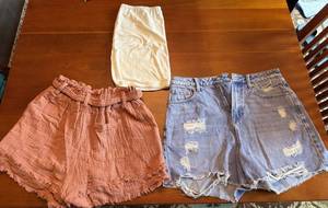 Princess Polly Size 4 & Loveriche Small Shorts with White Womens Skirt S