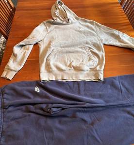 Nike Girls Size Small Hooded Sweatshirt & Girls Nike Sweatpants Size Medium S