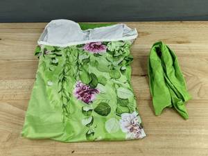 Womens Green Floral Short Sleeve Dress With Tie Tea-Length Size Medium - Brand New