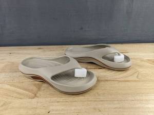 Womens Tan Sandals Size 7 - Brand New
