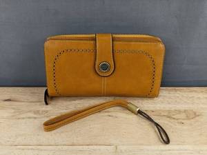 Charm Infinite Yellow RFID Blocking Large Capacity Wallet - Brand New