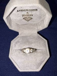 Avenue Coins & Jewelry Ring in Presentation Box S