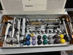 MSRP $15,000 STRYKER CUTTING EDGE ADVANTAGE HIP INSTRUMENT SYSTEM, TOTAL HIP REPLACEMENT SURGICAL SET, TRIAL HEADS, TRIAL NECKS, CALCAR PLANERS &amp CASE, EXCELLENT CONDITION