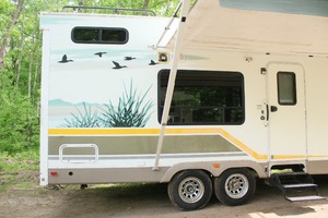2006 Gearbox Sportsman Edition 26’ Toy Hauler