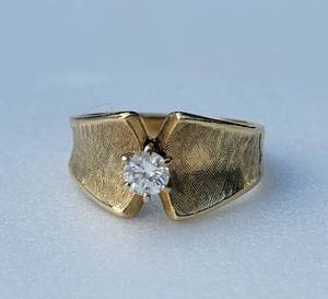 14K Yellow Gold Diamond Solitaire Ring  Size 6, 4g