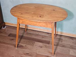 Lexington Oval Wood Lamp Table